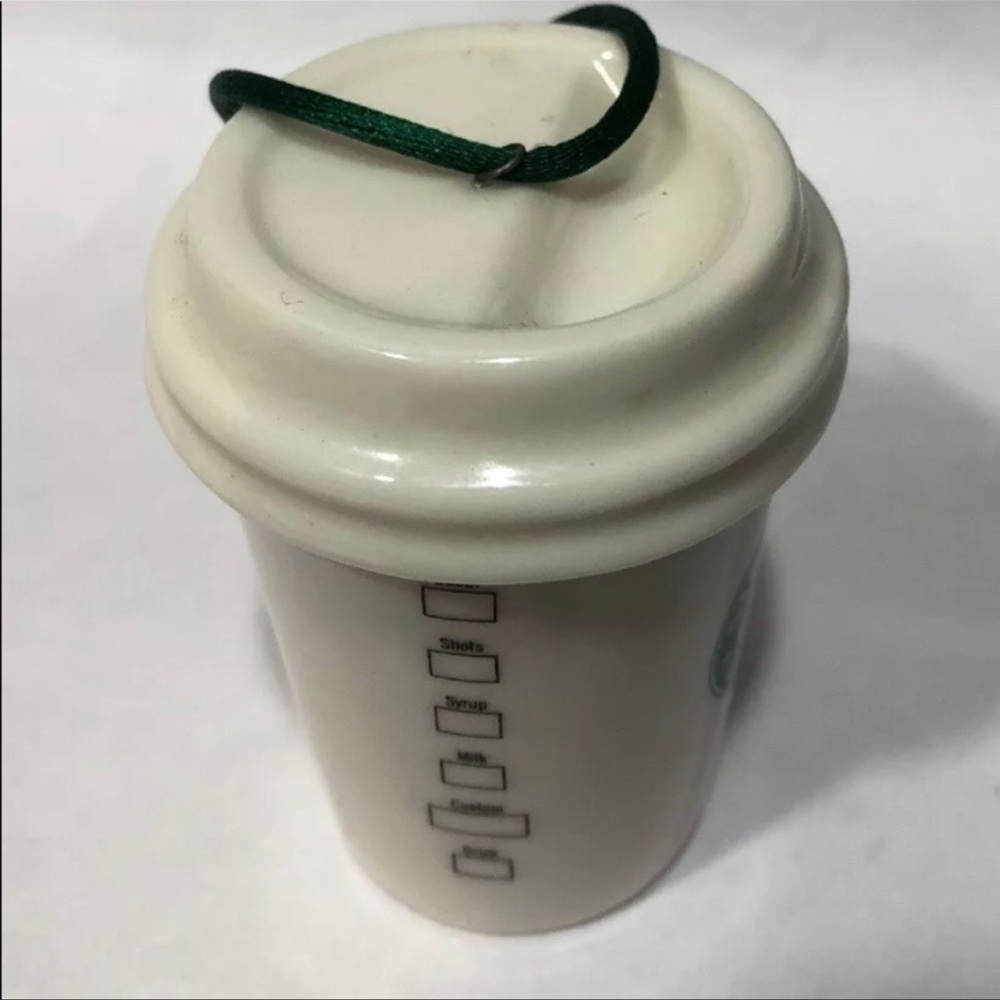 - STARBUCKS 1992 GREEN AND WHITE TO GO CUP ORNAMENT